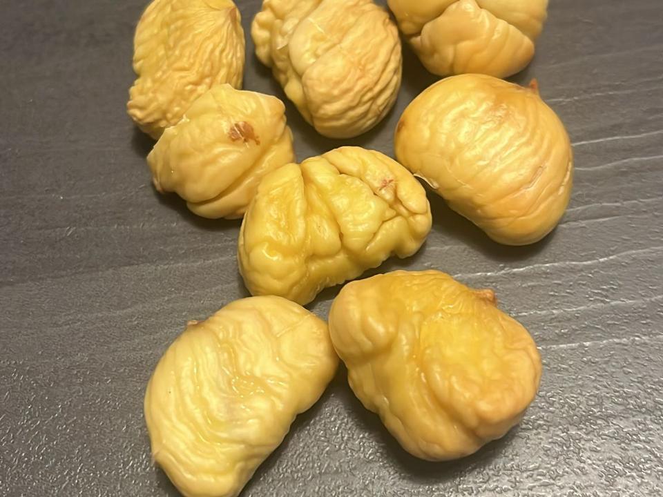 Marroni arrosto cotti in friggitrice ad aria, pronti da gustare
