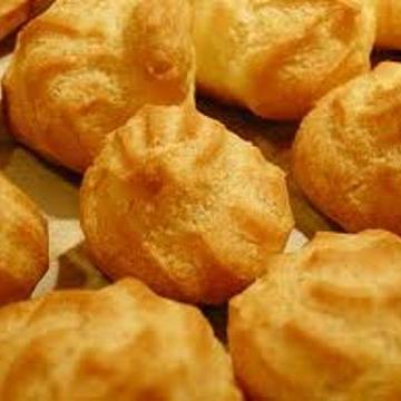 Puffs with chestnuts and honey
